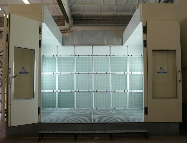 PAINT & DRYING BOOTH