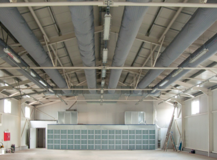 TECHNOLOGIE VOLNÉHO LAKOVÁNÍ A VYTĚKÁNÍ 26x12x5M