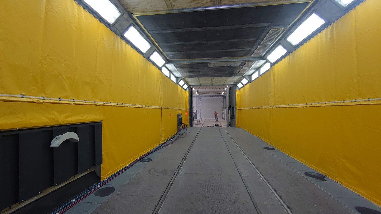 THROUGPUT BLASTING BOOTH 17 X 6 X 5 M