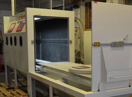 VIKOMT 2512 P-F BLASTING CABINET