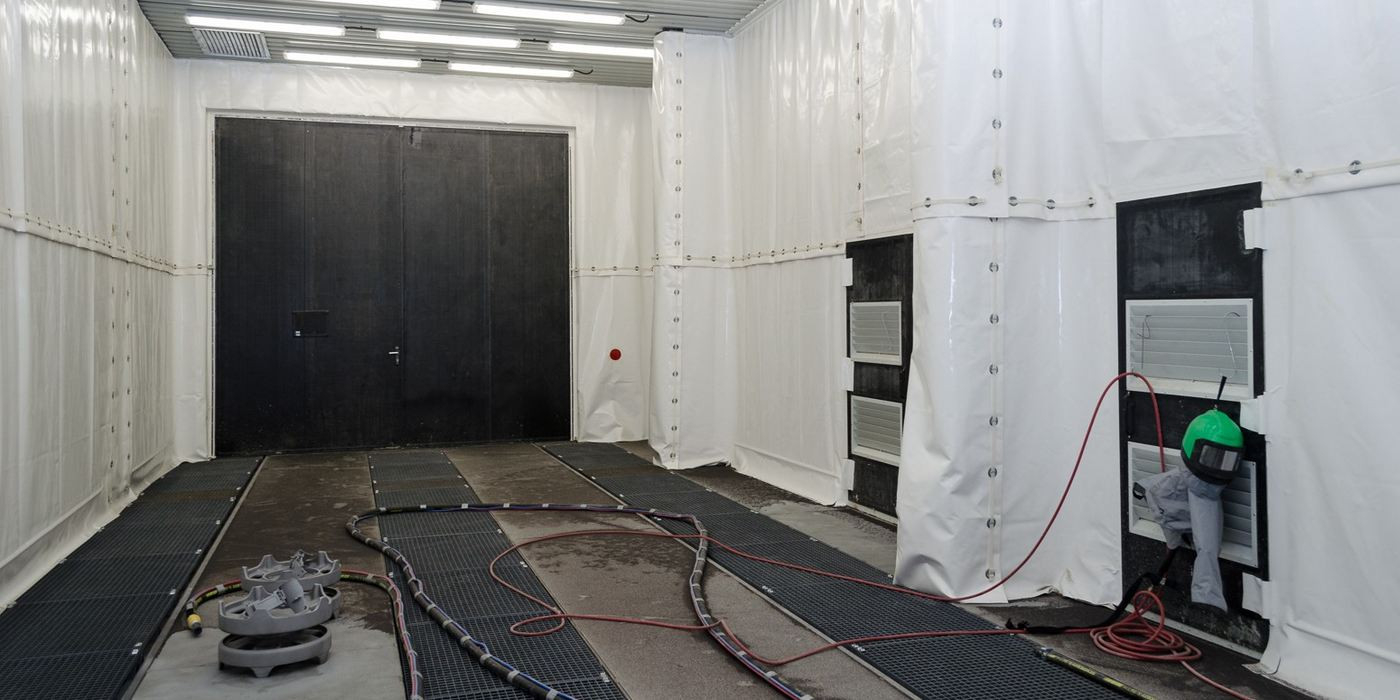 BLASTING BOOTH 14 X 6 X 5 M